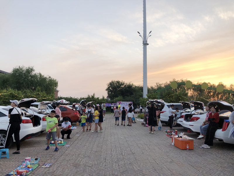 夏令營挑戰地攤經濟,覽眾房車不一樣的活動 夏令營挑戰地攤經濟,覽眾房車不一樣的活動