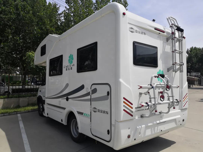 過幾天沈陽特?zé)狒[，這么多房車