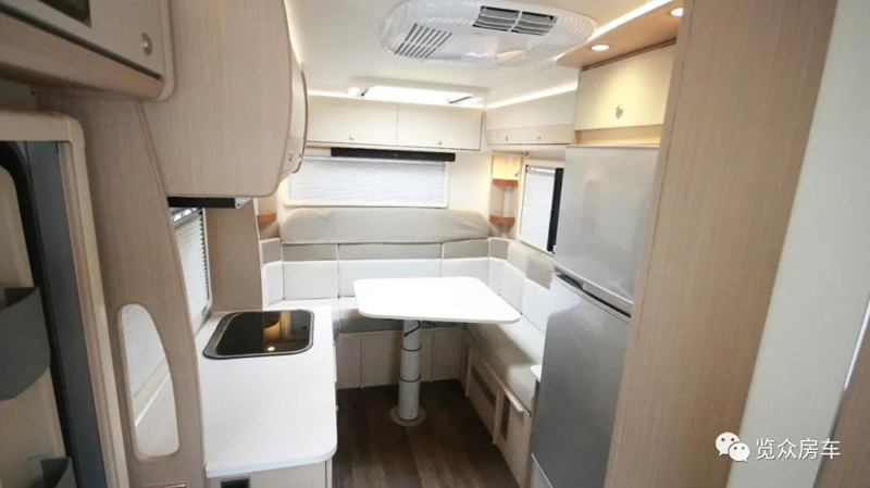 帶老人孩子出行，適合選這款房車