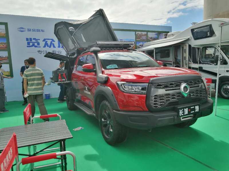 這個(gè)展會(huì)真的太熱鬧了,這么多人定房車(chē) 這個(gè)展會(huì)真的太熱鬧了,這么多人定房車(chē)