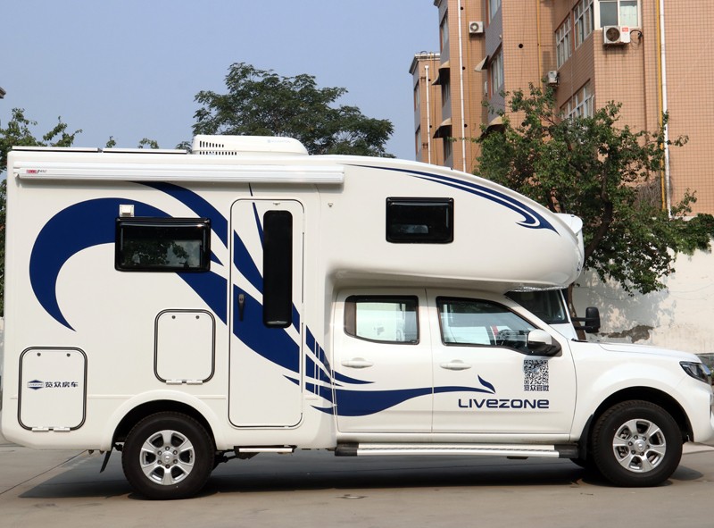 有上下鋪的房車，還是四驅，點贊