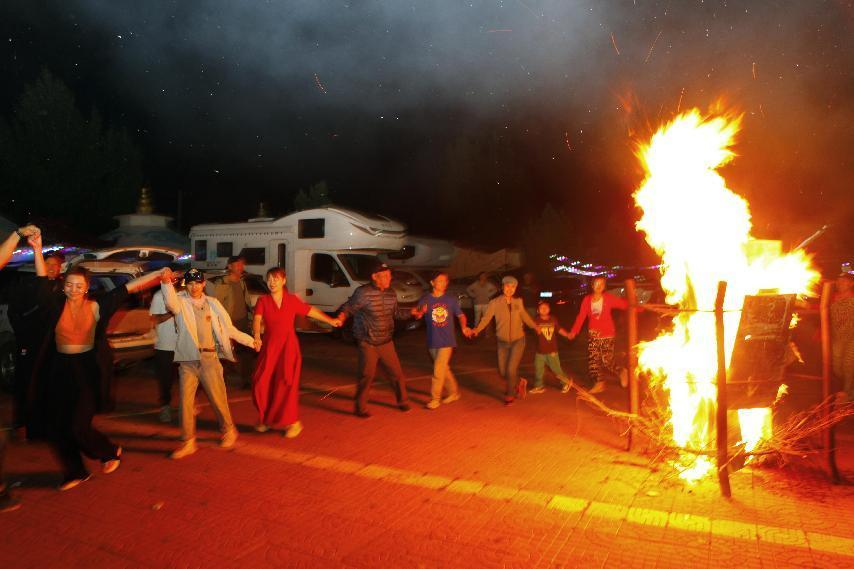 對(duì)酒當(dāng)歌，人生幾何，要盡興就現(xiàn)在！