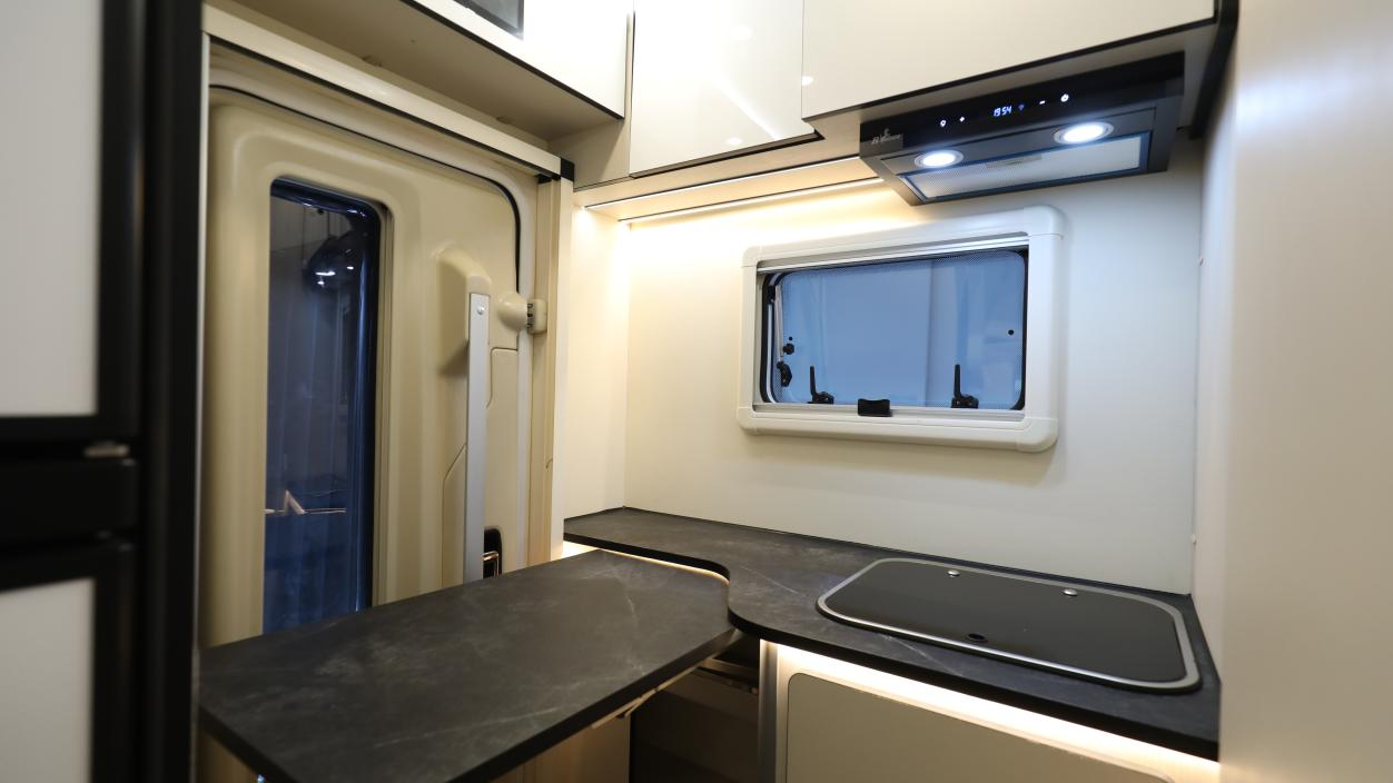 售價公布l自由炮C耀目上市！