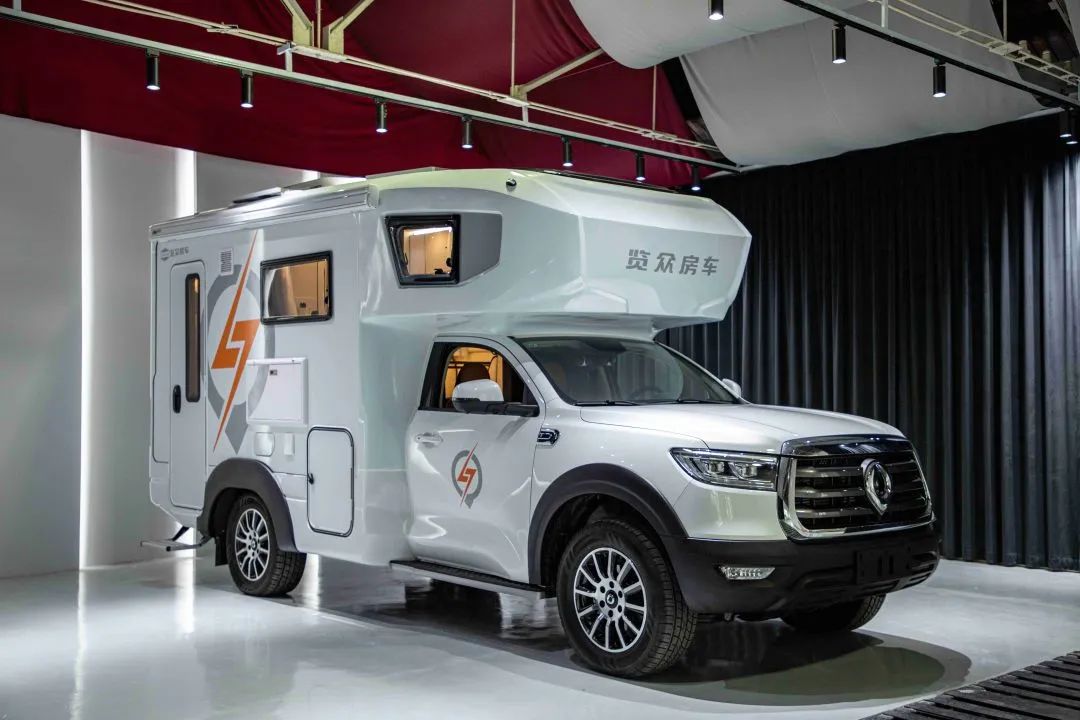 為什么覽眾房車要采用玻璃鋼“三明治”車身結構？