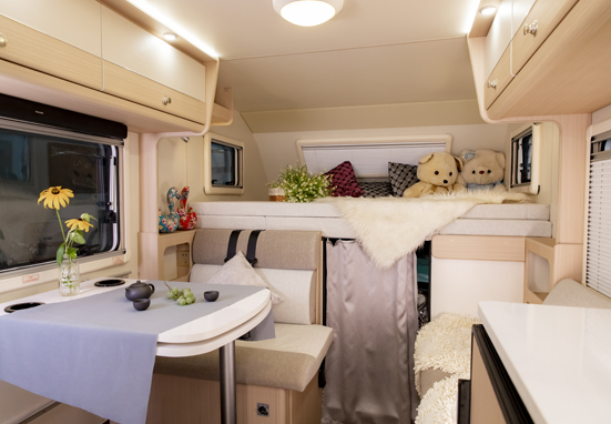 大床、大客廳得房車，四驅、動力好