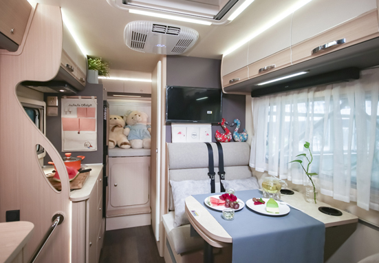 這款四驅(qū)房車(chē)，只為“躺平”設(shè)計(jì)