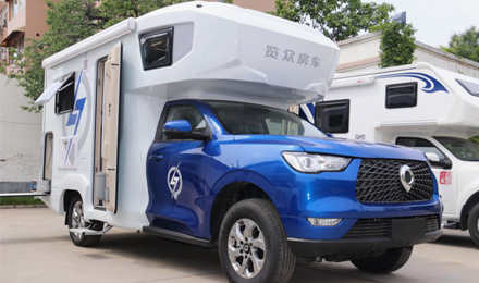 為自由著色！紅、白、藍、棕，你選哪一種？